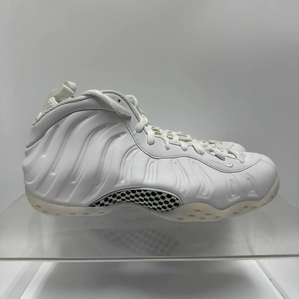 Brand New Nike Air Foamposite One Triple White Sneaker HJ5195-100 Men's Size 8.5
